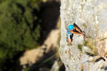 Escalade sportive en grande voie dans le Verdon avec ROCKSIDERS